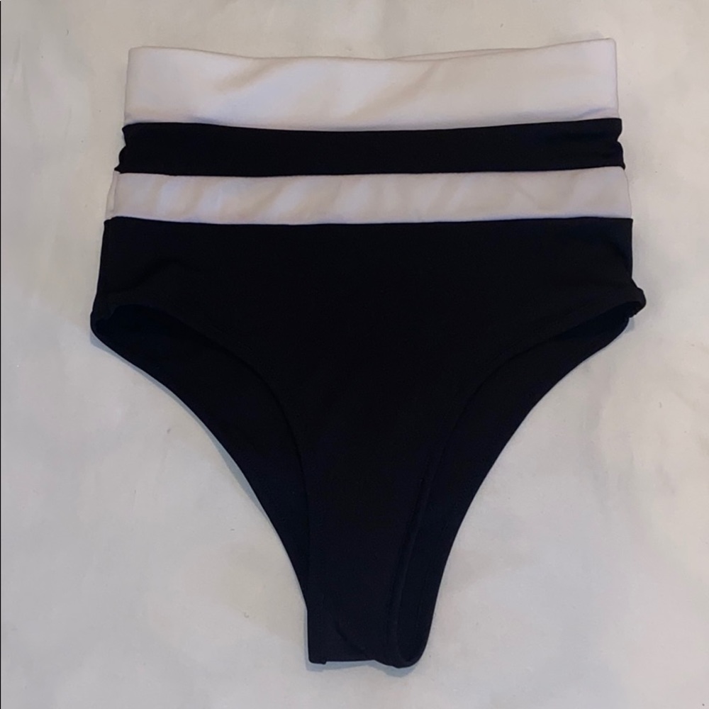 NWOT Off Shoulder Ruffle High Waisted Bikini - Picture 4 of 5